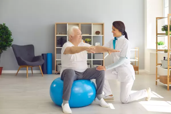 How Physical Therapy Services Help Seniors Stay Active and Independent